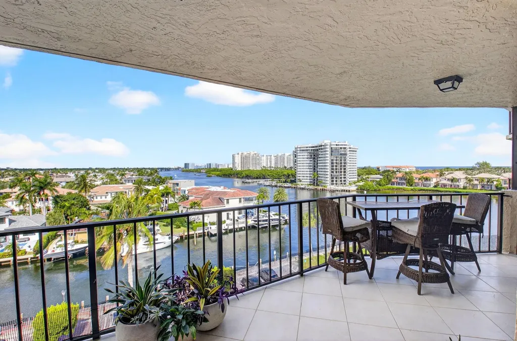 899 Jeffery Street Boca Raton FL 33487