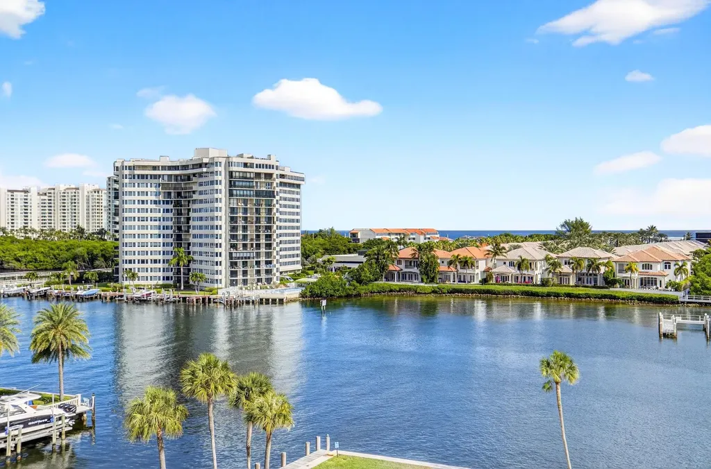 899 Jeffery Street Boca Raton FL 33487