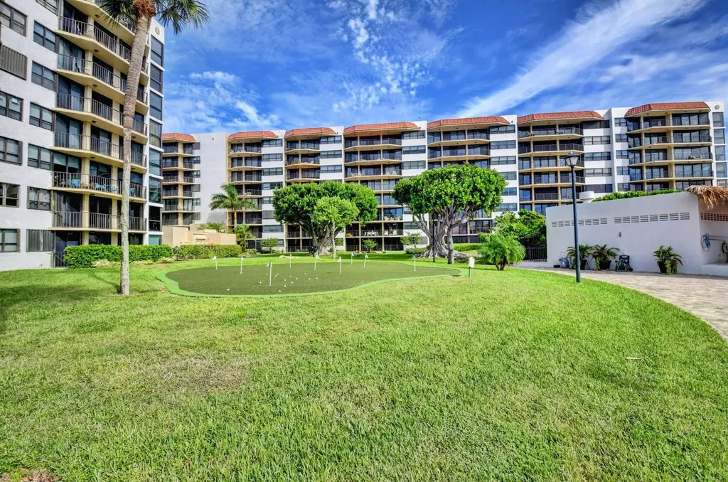 899 Jeffery Street Boca Raton FL 33487