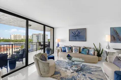 899 Jeffery Street Boca Raton FL 33487