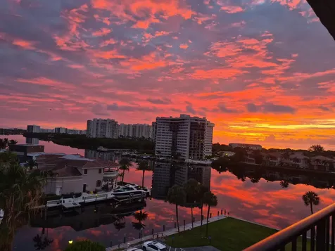 899 Jeffery Street Boca Raton FL 33487