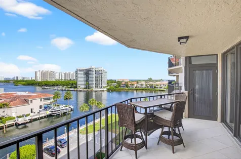 899 Jeffery Street Boca Raton FL 33487