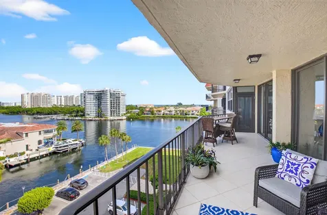 899 Jeffery Street Boca Raton FL 33487