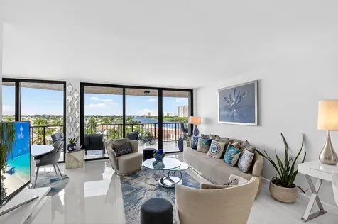 899 Jeffery Street Boca Raton FL 33487