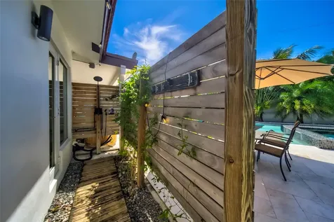 250 NE 27th Court Boca Raton FL 33431