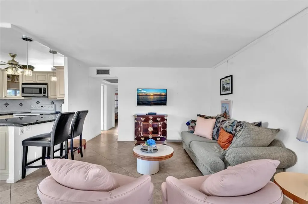 3021 Swansea B Deerfield Beach FL 33442