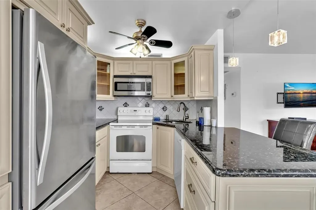 3021 Swansea B Deerfield Beach FL 33442
