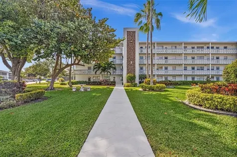3021 Swansea B Deerfield Beach FL 33442