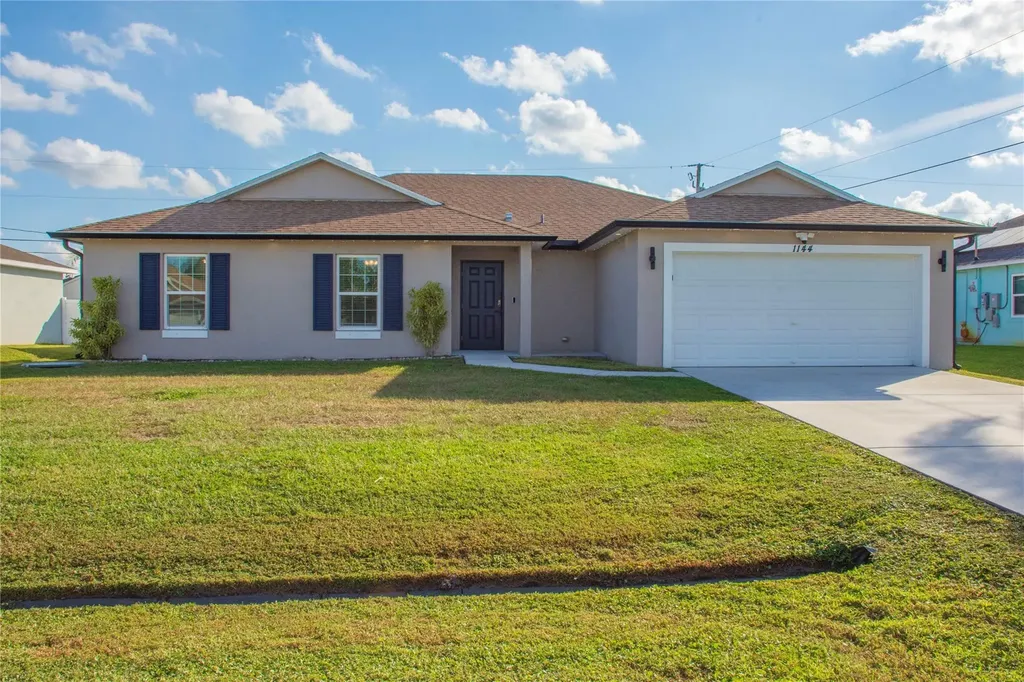 1144 SW Arc Court Port St Lucie FL 34953