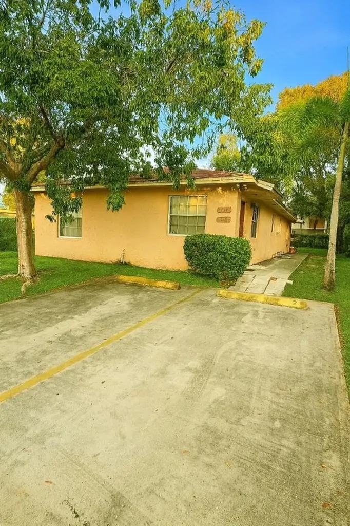 734 NW 13th Terrace Fort Lauderdale FL 33311