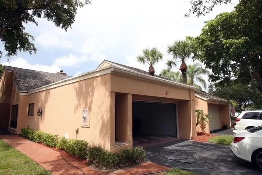 67 Balfour Road Palm Beach Gardens FL 33418