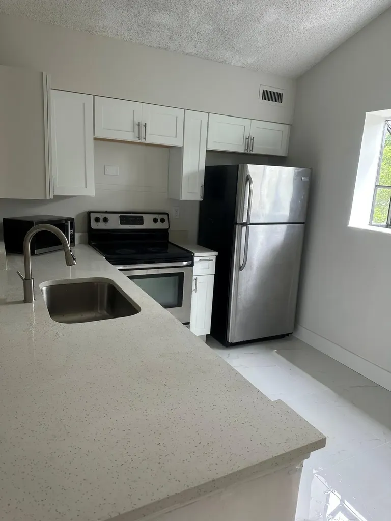 610 Gardens Drive Pompano Beach FL 33069