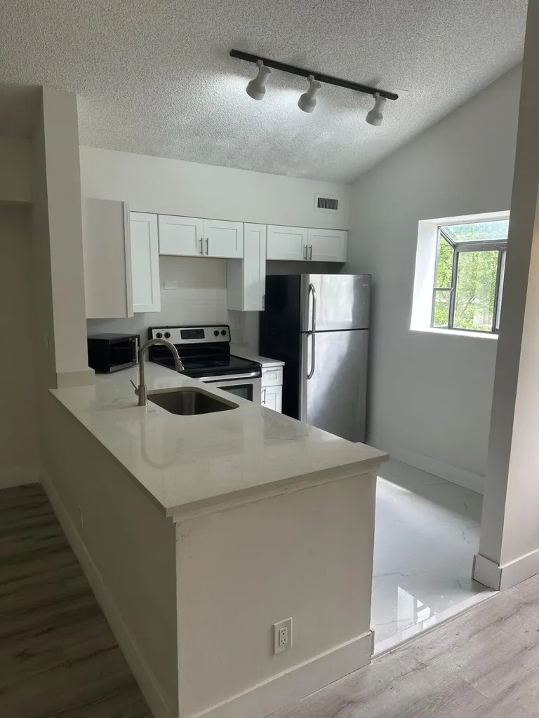 610 Gardens Drive Pompano Beach FL 33069