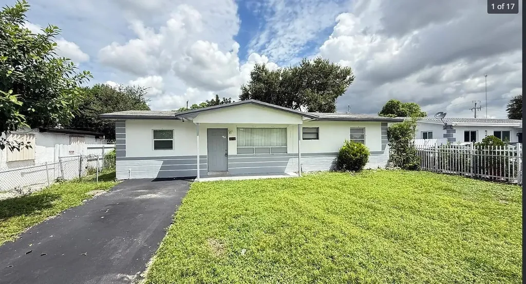 4231 SW 27th Street West Park FL 33023