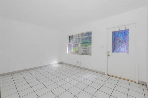 302 SW 15th Street Dania Beach FL 33004
