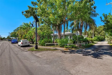 302 SW 15th Street Dania Beach FL 33004