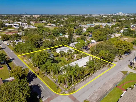 302 SW 15th Street Dania Beach FL 33004