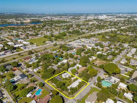 302 SW 15th Street Dania Beach FL 33004