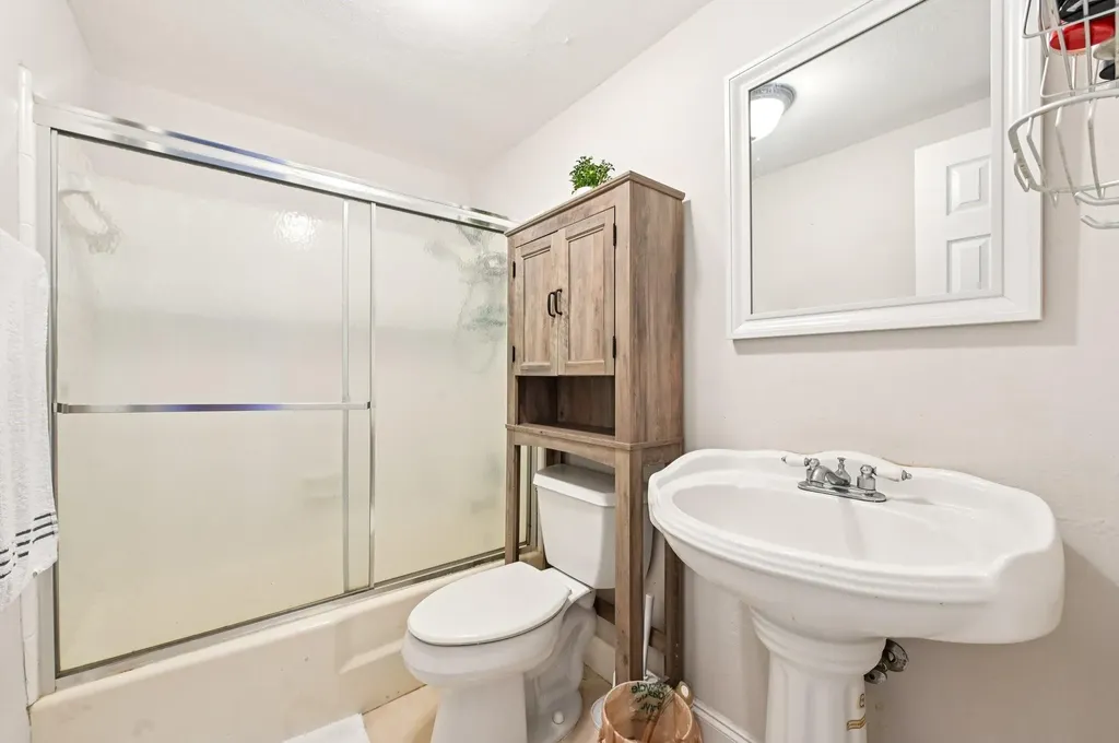 1424 Holly Heights Drive Fort Lauderdale FL 33304