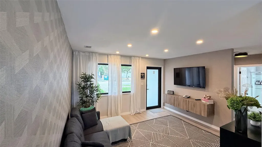 433 NW 15th Way Fort Lauderdale FL 33311