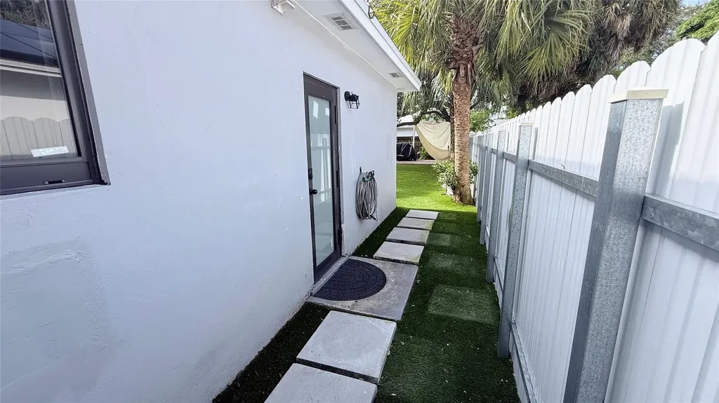 433 NW 15th Way Fort Lauderdale FL 33311