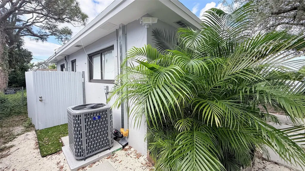433 NW 15th Way Fort Lauderdale FL 33311