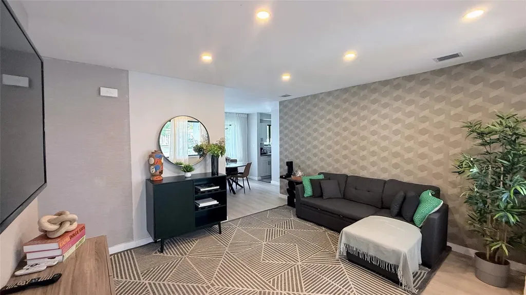 433 NW 15th Way Fort Lauderdale FL 33311