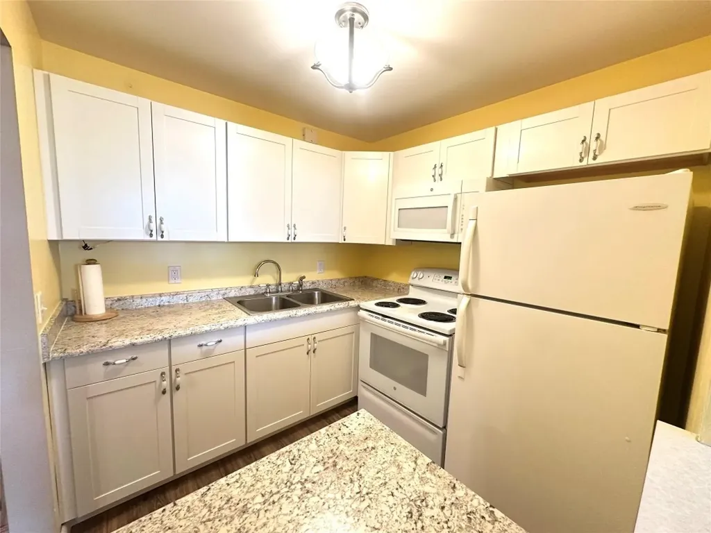 326 Tilford P Deerfield Beach FL 33442