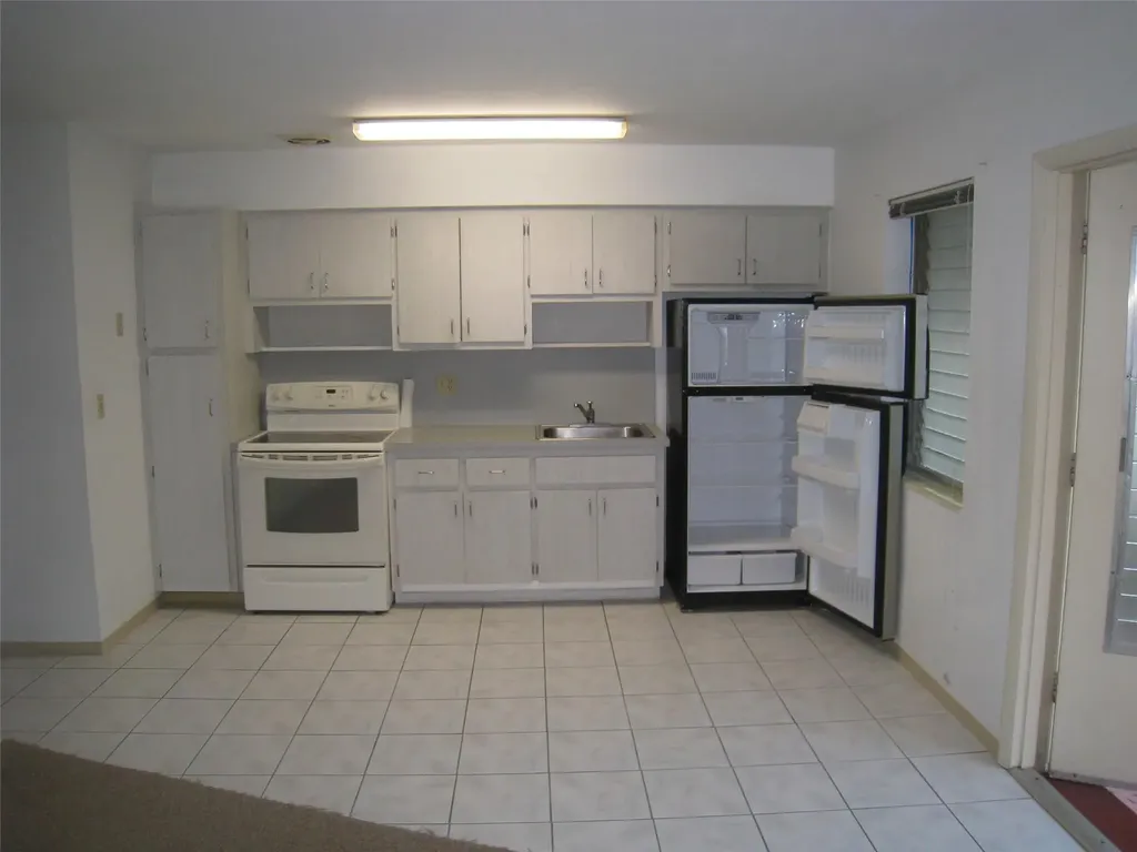 803 NE 8th Street Hallandale Beach FL 33009