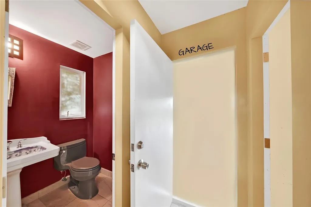 2631 Okeechobee Lane Fort Lauderdale FL 33312