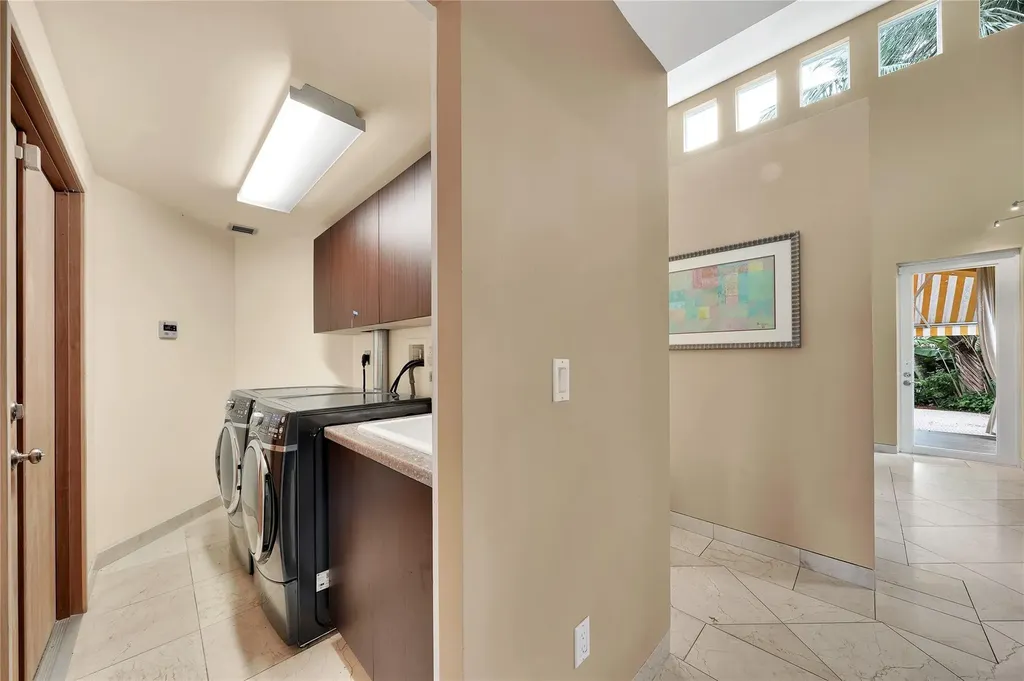 2631 Okeechobee Lane Fort Lauderdale FL 33312