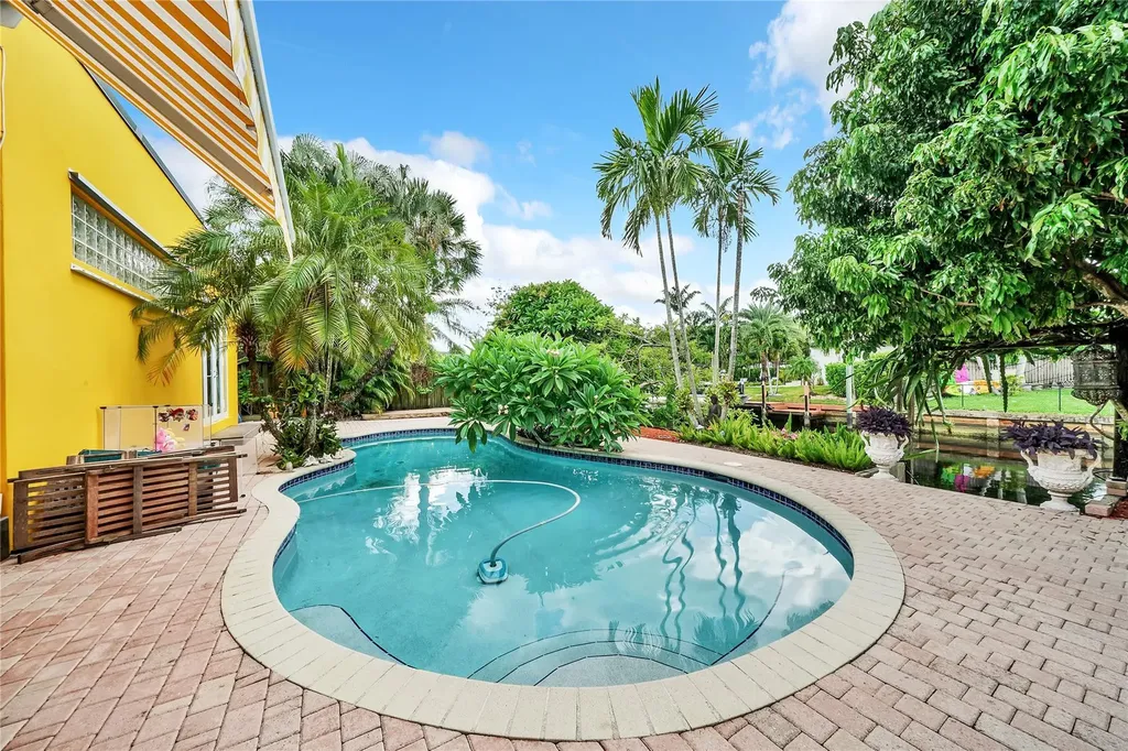 2631 Okeechobee Lane Fort Lauderdale FL 33312