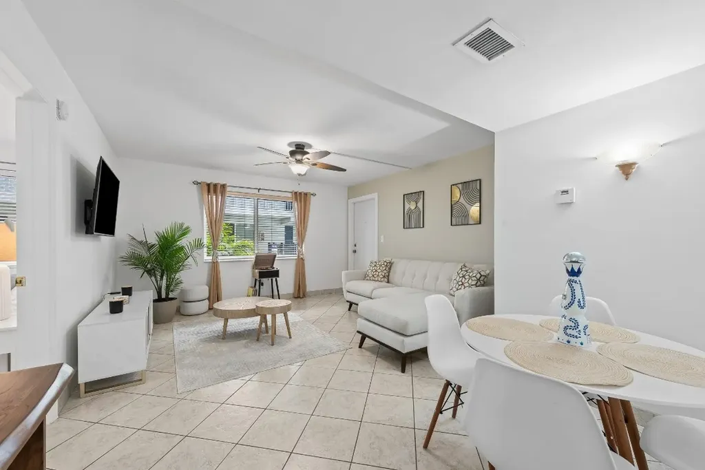 1000 SE 15th Street Fort Lauderdale FL 33316