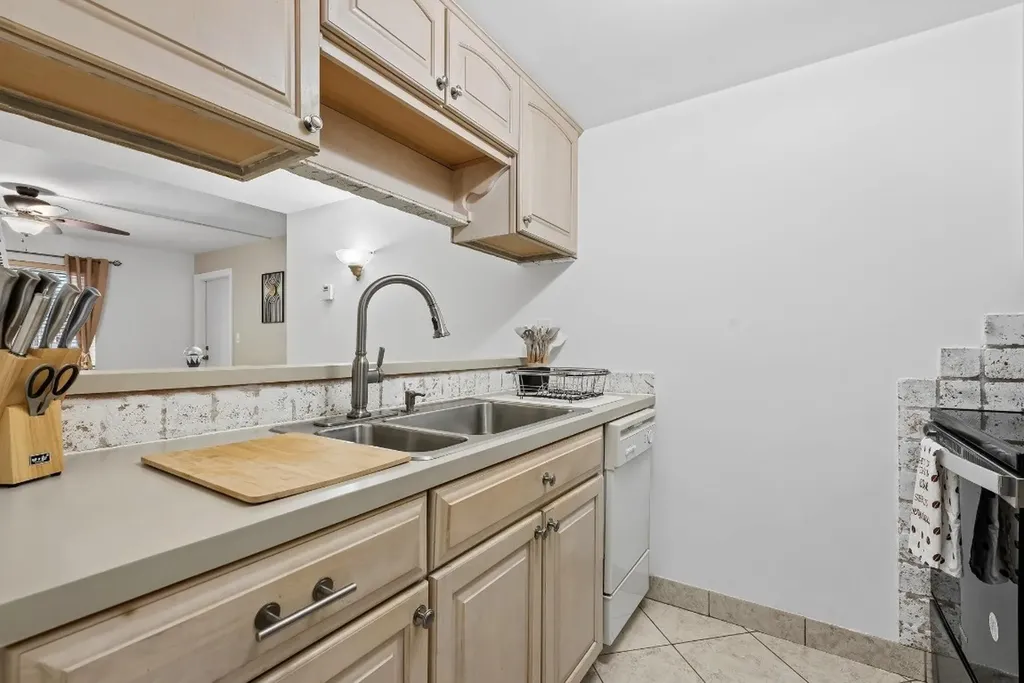1000 SE 15th Street Fort Lauderdale FL 33316