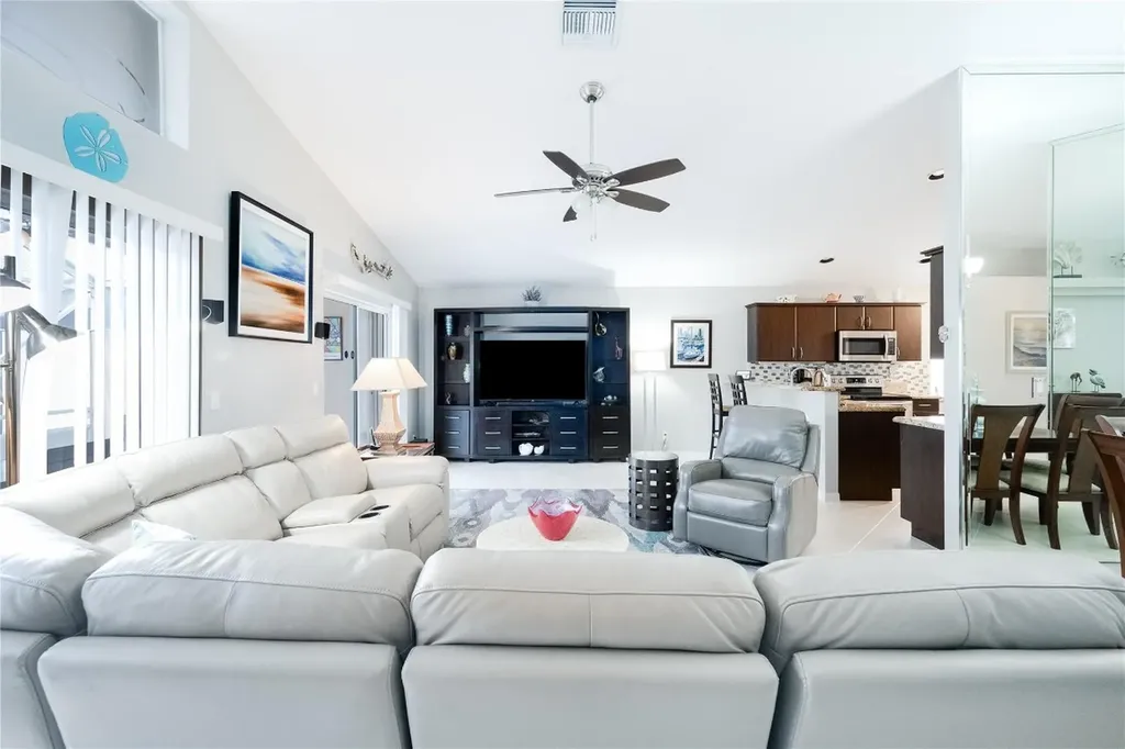 13851 Via Vittoria Delray Beach FL 33446