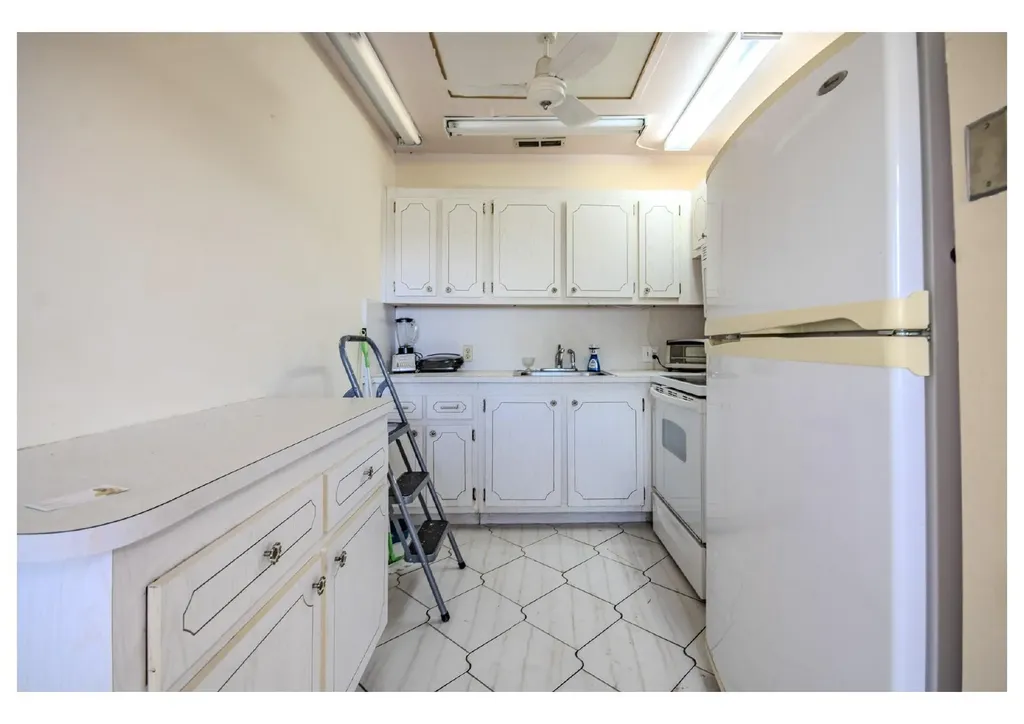 251 Preston F Boca Raton FL 33434