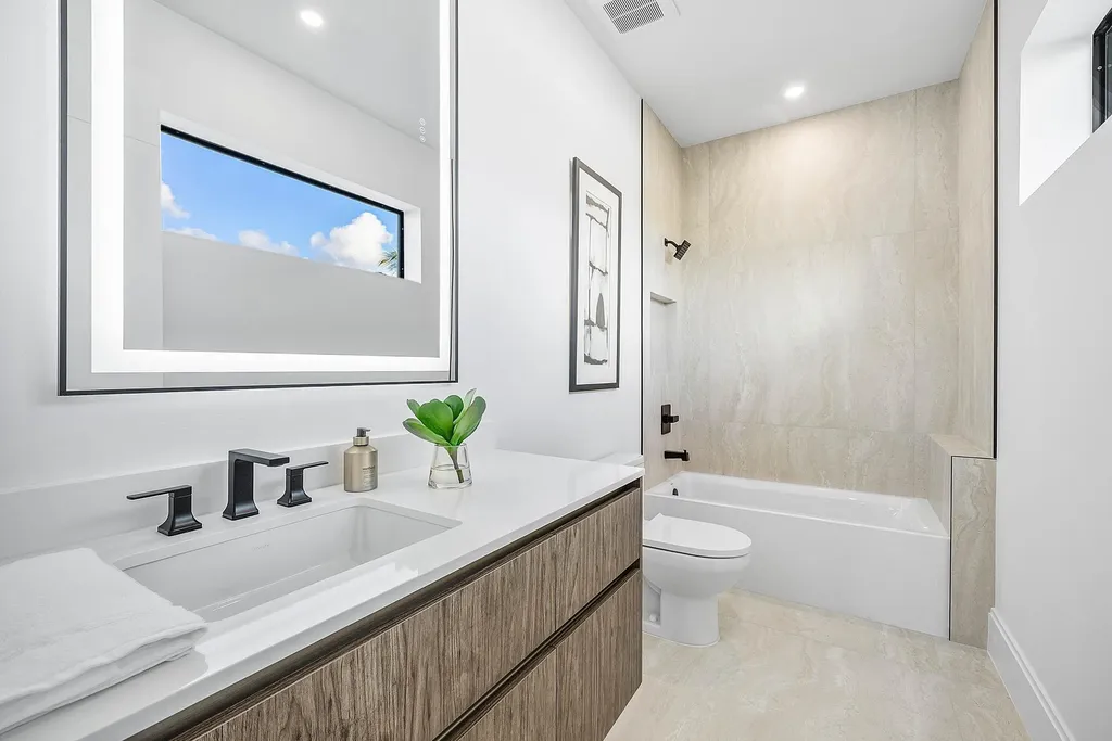 222 SE 5th Street Delray Beach FL 33483