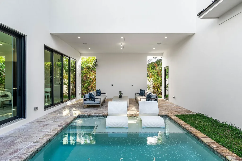 222 SE 5th Street Delray Beach FL 33483