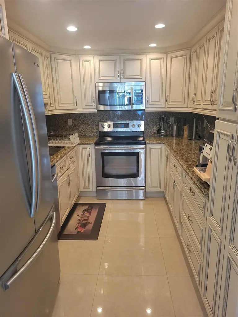 2401 S Ocean Drive Hollywood FL 33019