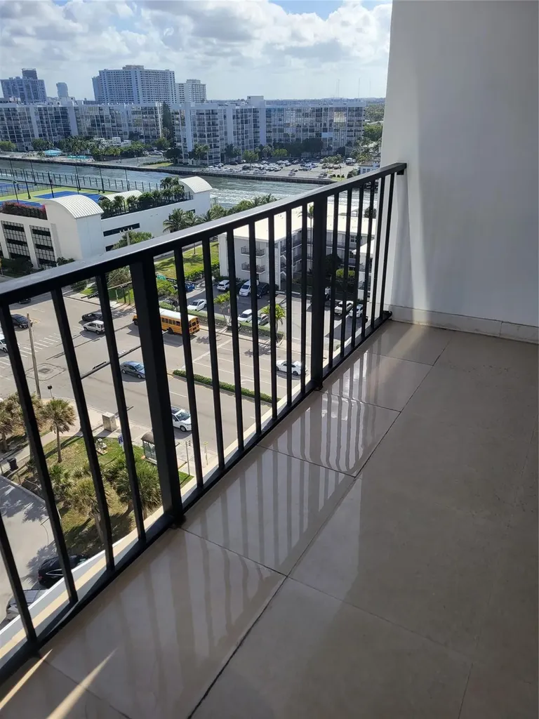 2401 S Ocean Drive Hollywood FL 33019