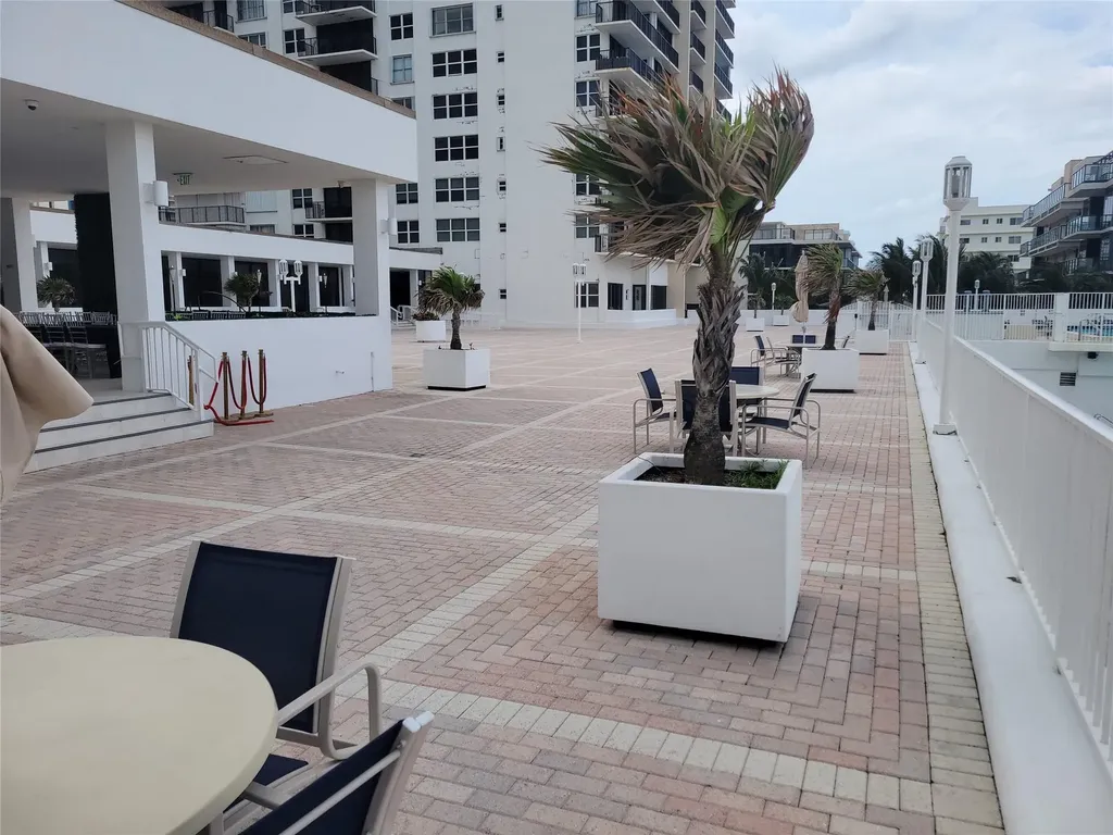 2401 S Ocean Drive Hollywood FL 33019