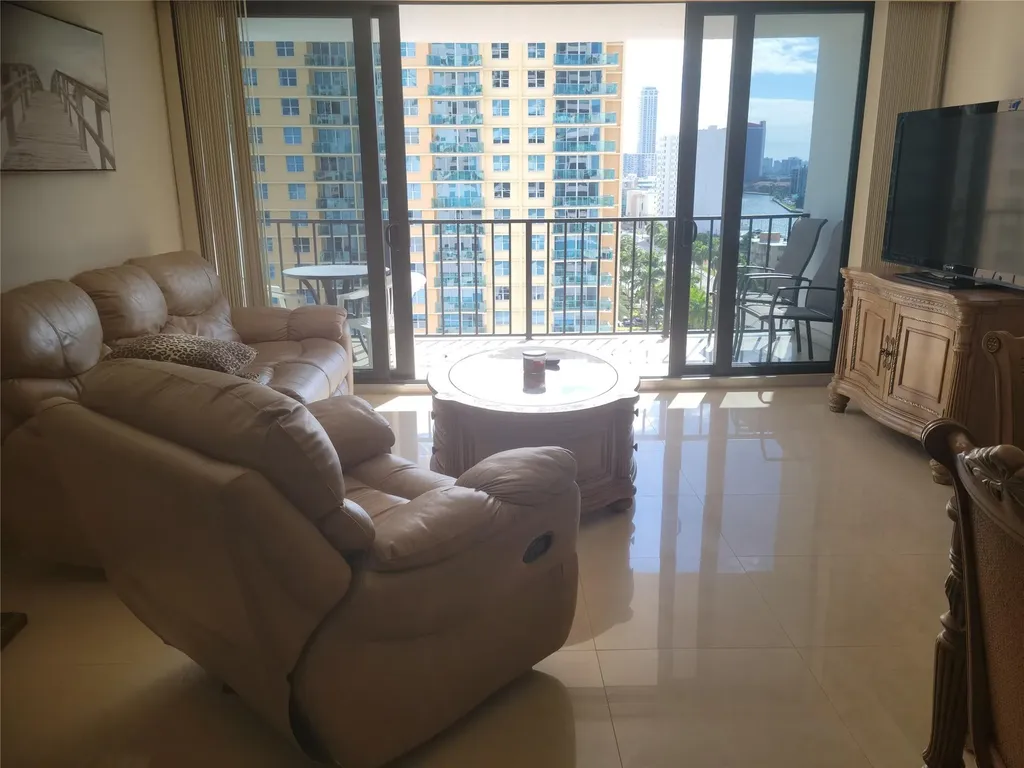 2401 S Ocean Drive Hollywood FL 33019