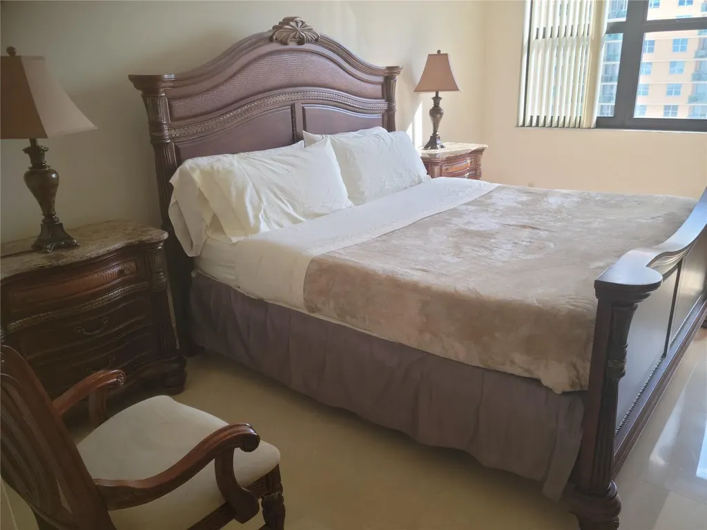2401 S Ocean Drive Hollywood FL 33019