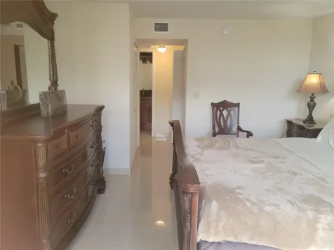 2401 S Ocean Drive Hollywood FL 33019