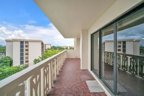 800 NE 195th Street Miami FL 33179