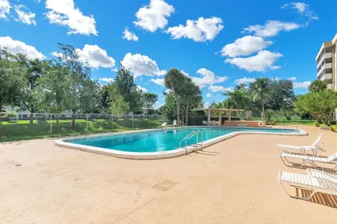 800 NE 195th Street Miami FL 33179