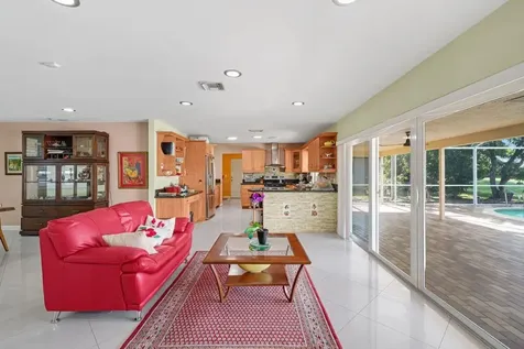 6207 Royal Poinciana Lane Tamarac FL 33319
