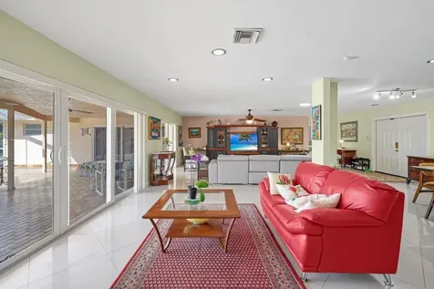 6207 Royal Poinciana Lane Tamarac FL 33319