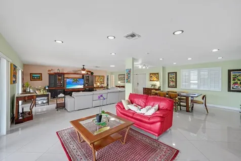 6207 Royal Poinciana Lane Tamarac FL 33319