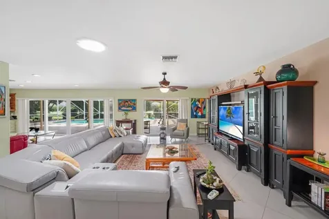 6207 Royal Poinciana Lane Tamarac FL 33319